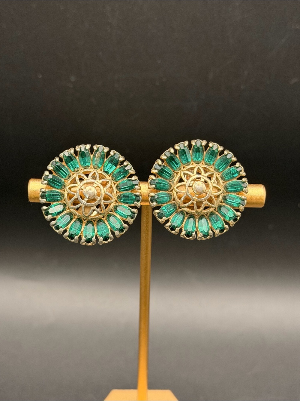 Vintage HOLLYCRAFT Green Rhinestone Earrings Emerald Baguette Gold Tone Clip On